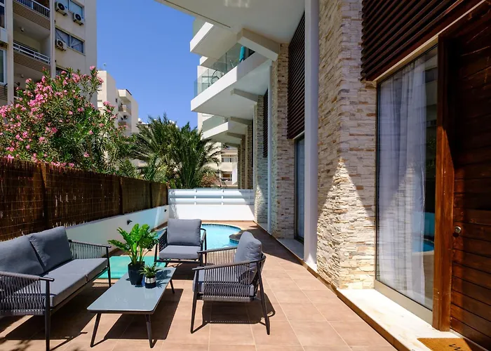 Paradise Apartment With Private Pool & Sea View